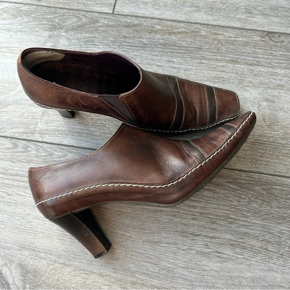 Virus Moda Brown Leather Western Ankle Boots - Picture 2 of 13